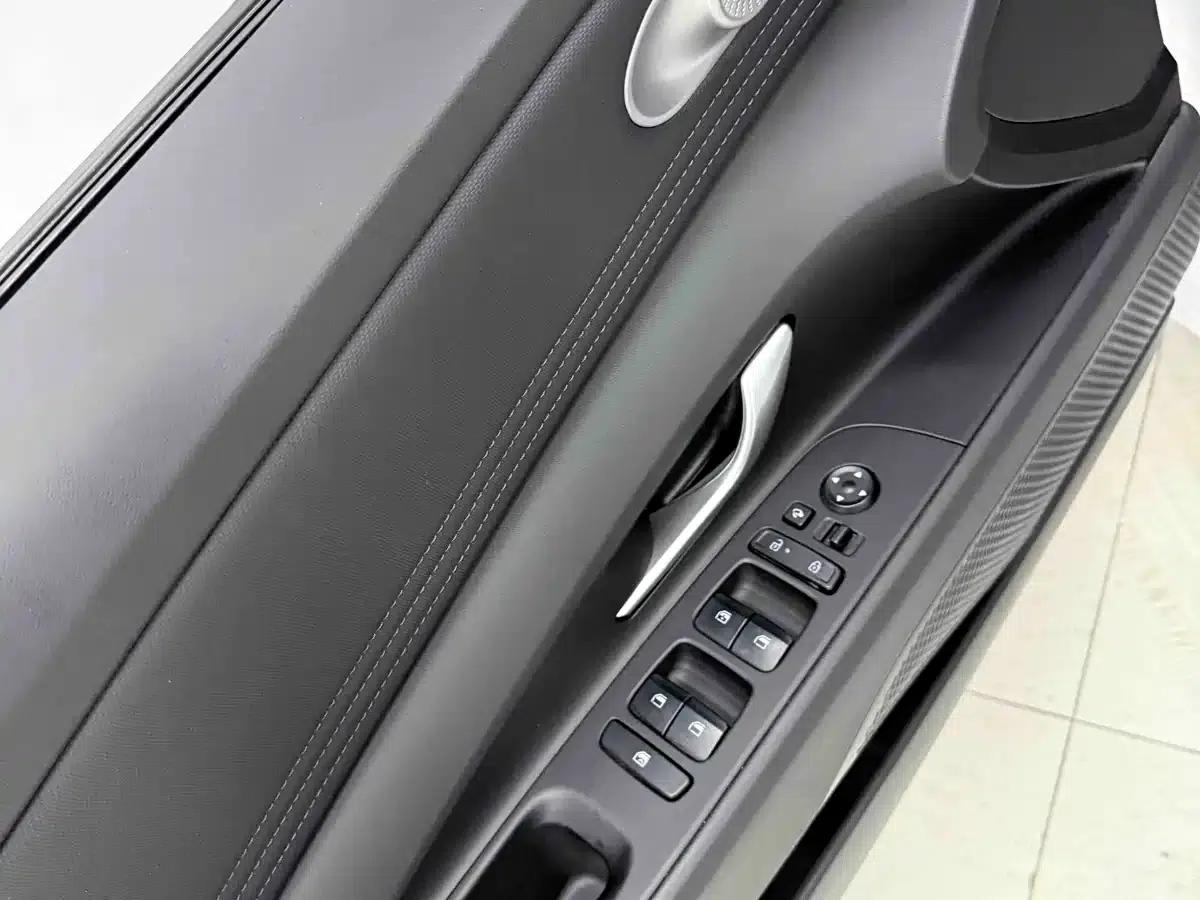 Hyundai Elantra 2023 1.5L CVT GLX Elite Edition — миниатюра 18