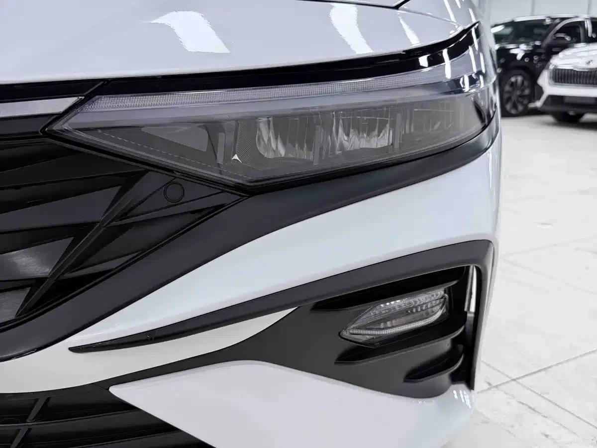 Hyundai Elantra 2023 1.5L CVT GLX Elite Edition — миниатюра 7
