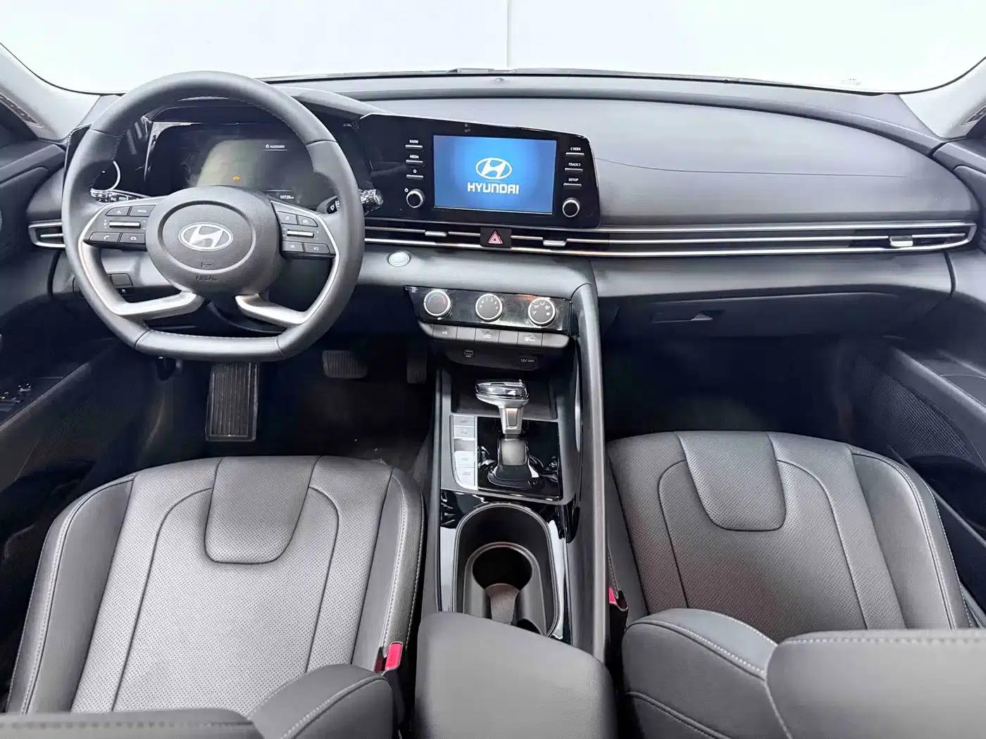 Hyundai Elantra 2023 1.5L CVT GLX Elite Edition — миниатюра 8