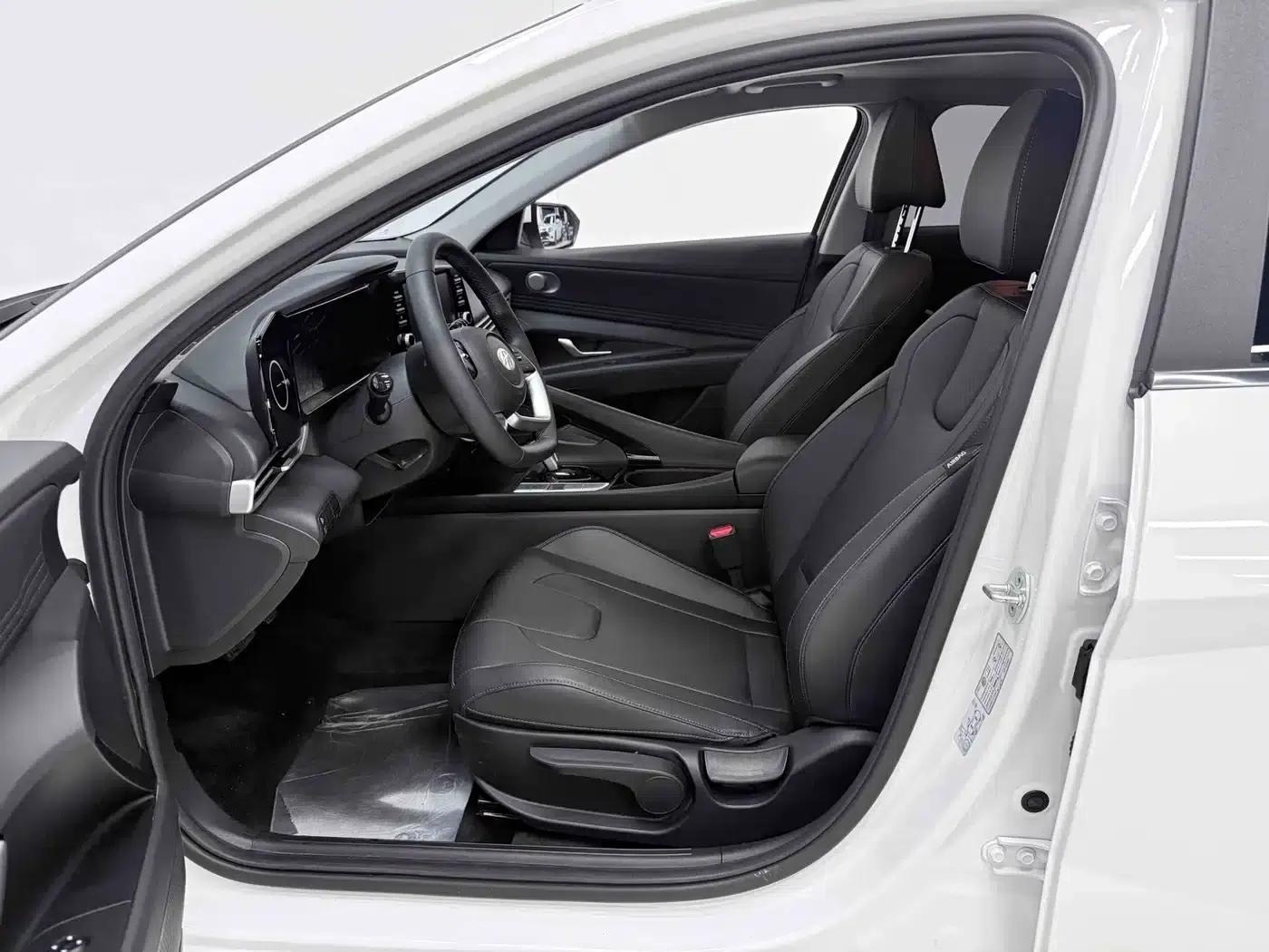 Hyundai Elantra 2023 1.5L CVT GLX Elite Edition — миниатюра 10