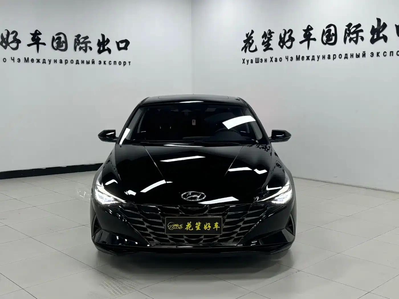 Hyundai Elantra 2022 1.5L CVT LUX Premium Edition — миниатюра 2