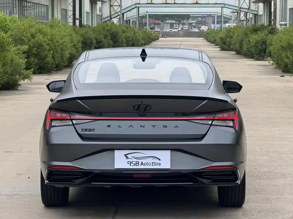 Hyundai Elantra 2022 1.5L CVT 20th Anniversary Edition — миниатюра 13