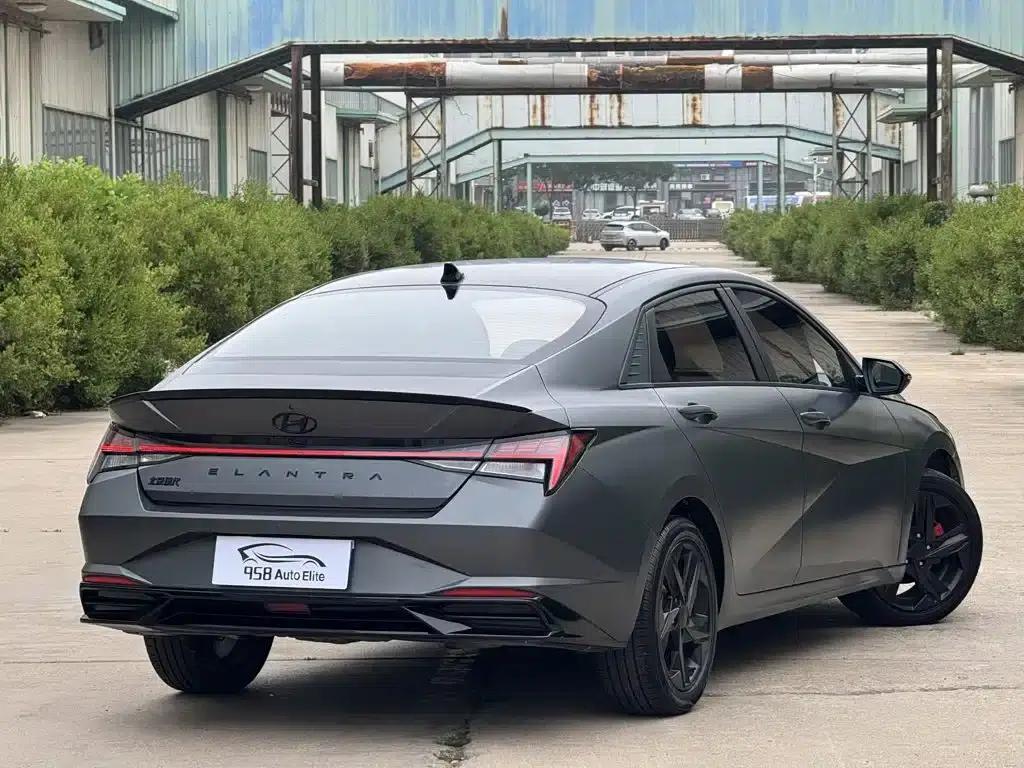 Hyundai Elantra 2022 1.5L CVT 20th Anniversary Edition — миниатюра 14