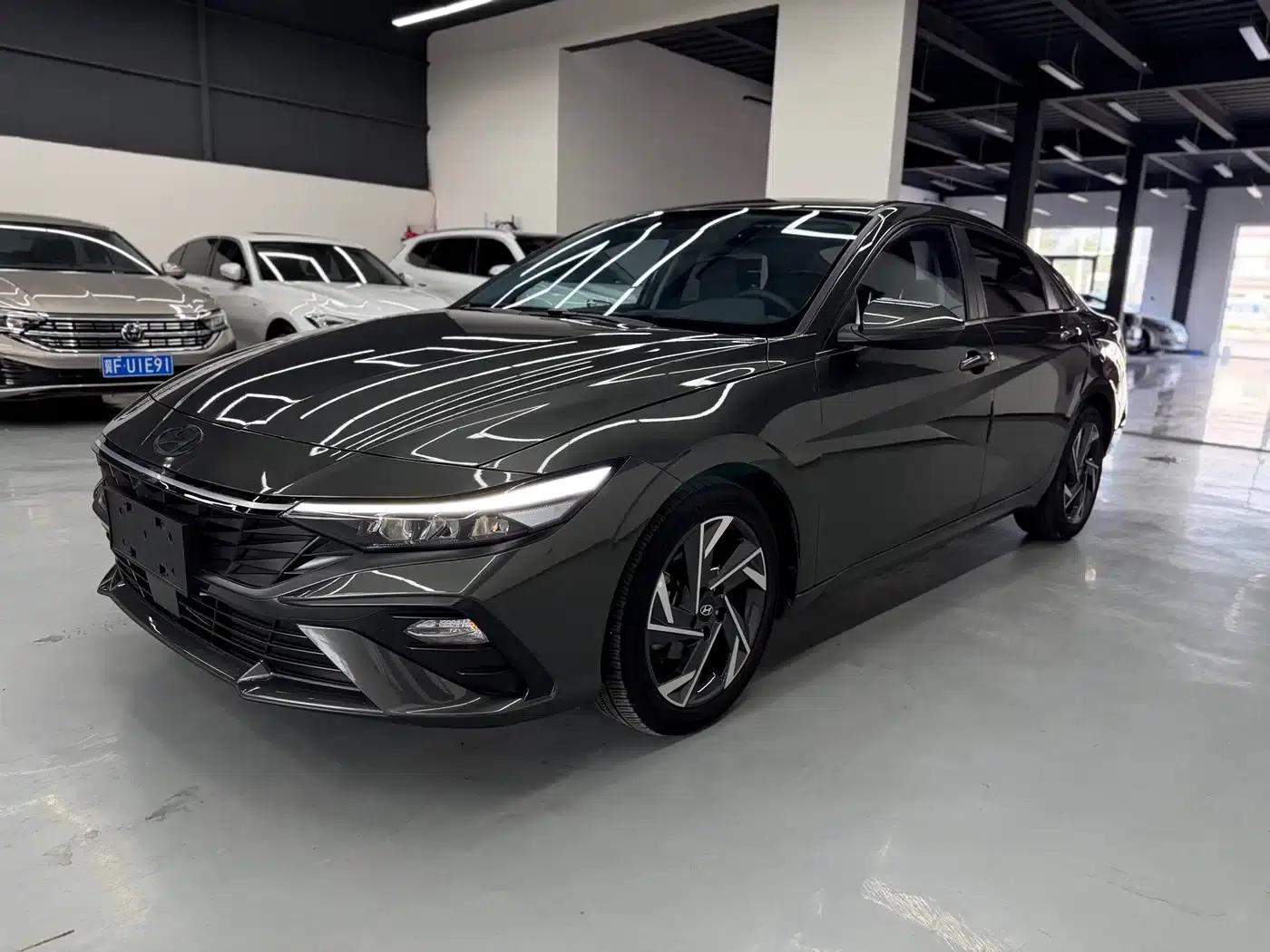 Hyundai Elantra 2023 1.5L CVT GLX Elite Edition — миниатюра 1