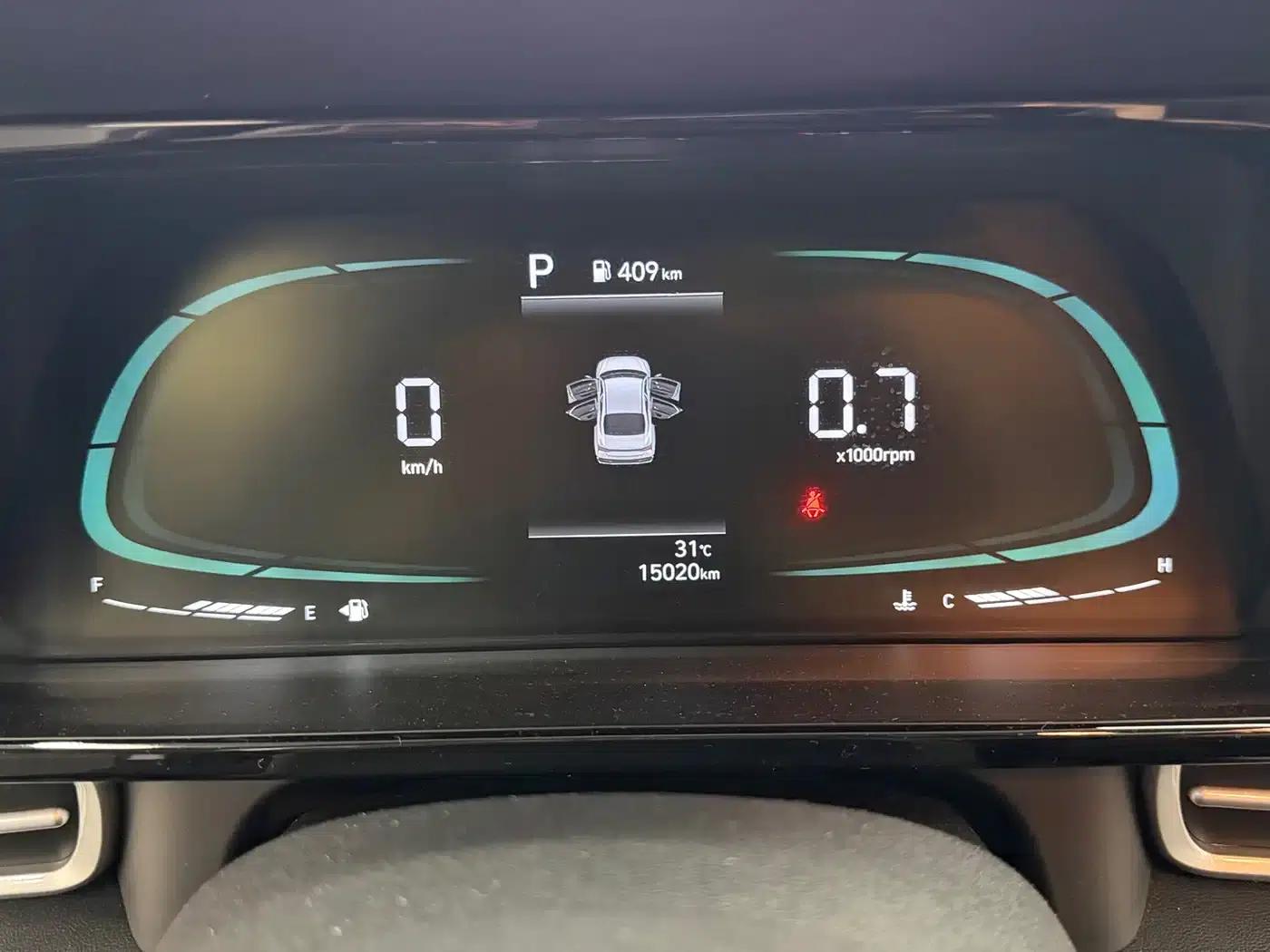 Hyundai Elantra 2023 1.5L CVT GLX Elite Edition — миниатюра 11