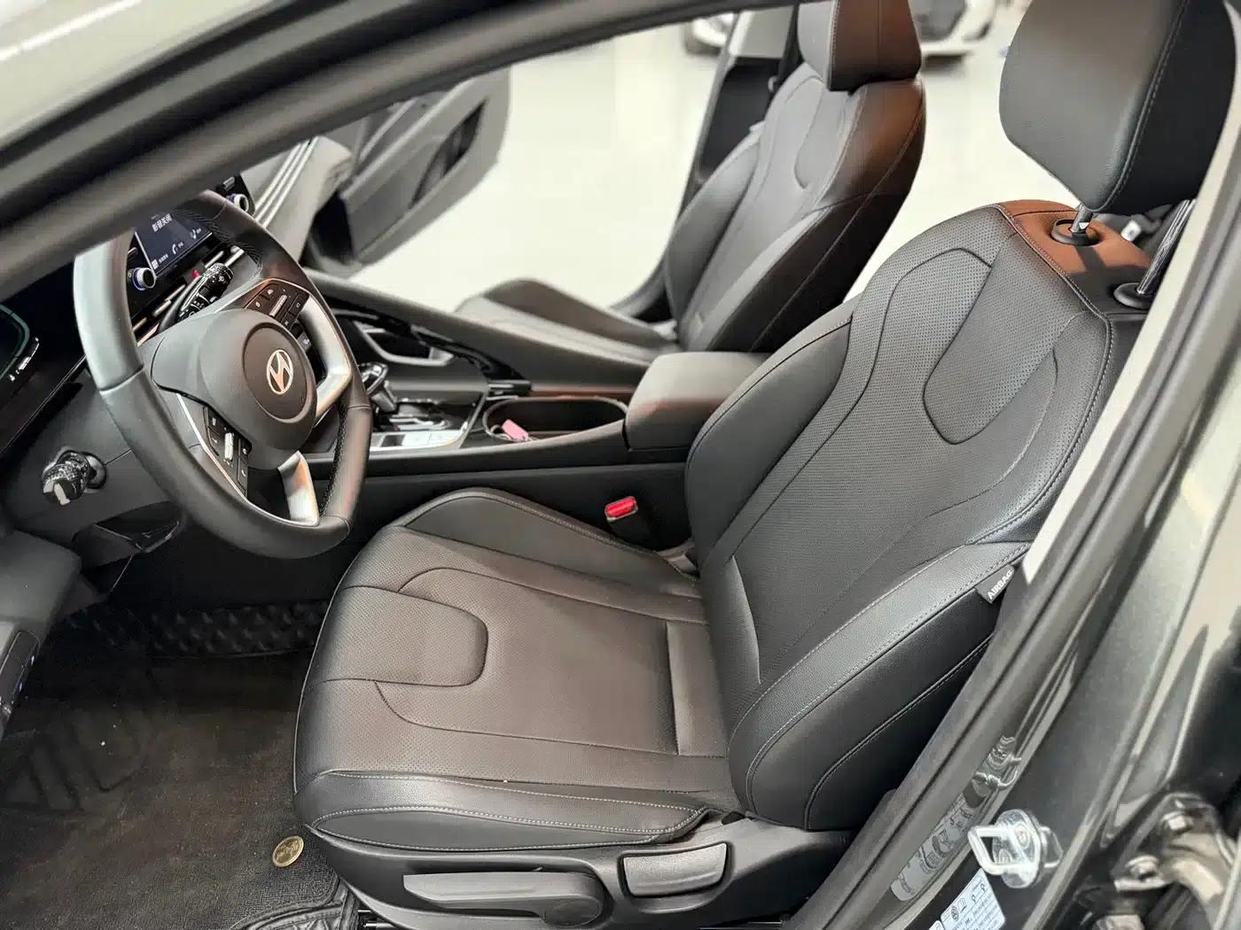 Hyundai Elantra 2023 1.5L CVT GLX Elite Edition — миниатюра 12