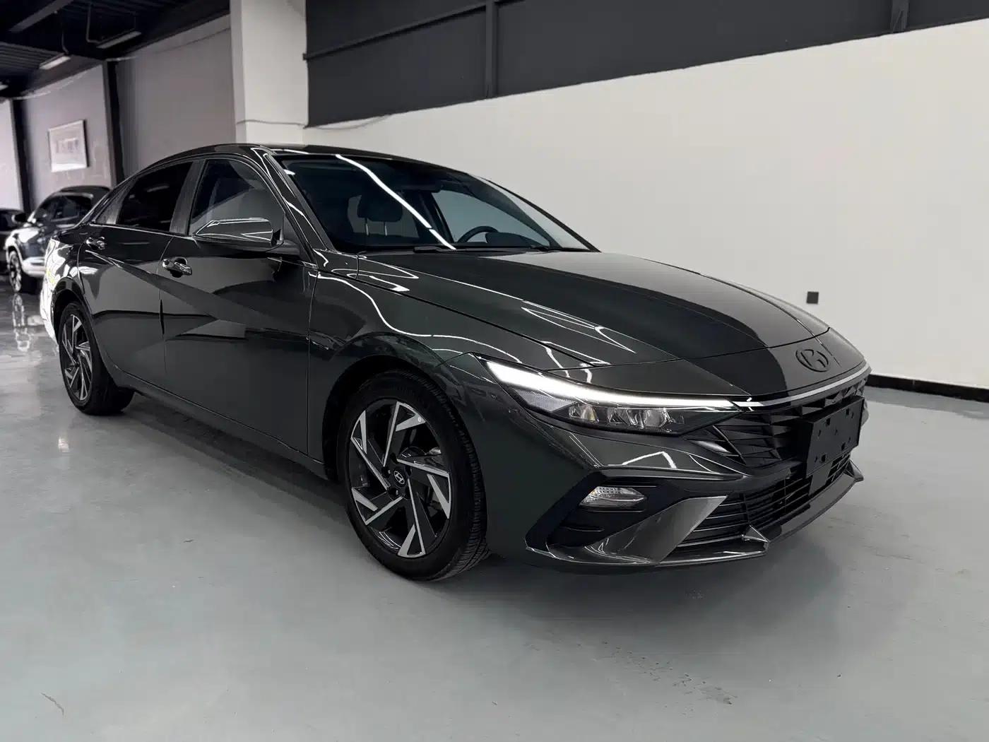 Hyundai Elantra 2023 1.5L CVT GLX Elite Edition — миниатюра 3