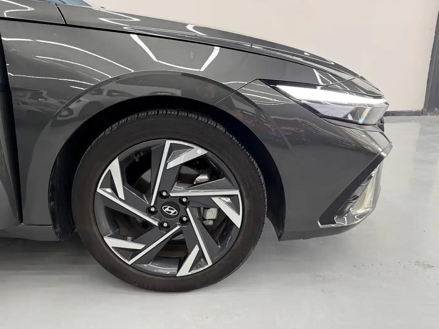 Hyundai Elantra 2023 1.5L CVT GLX Elite Edition — миниатюра 21