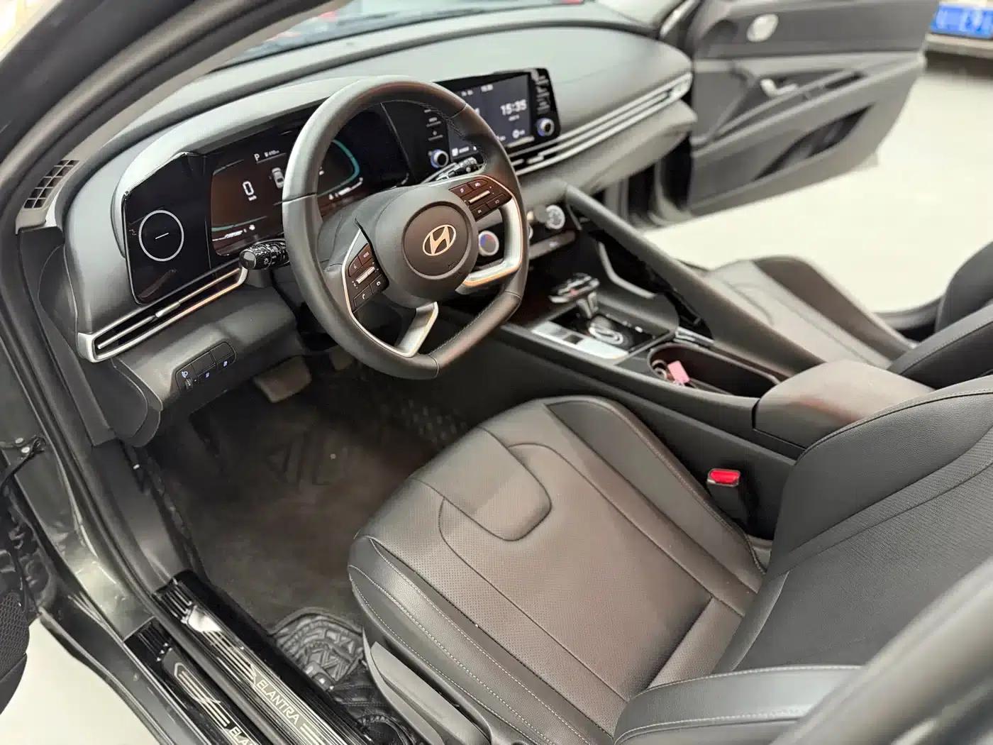 Hyundai Elantra 2023 1.5L CVT GLX Elite Edition — миниатюра 7