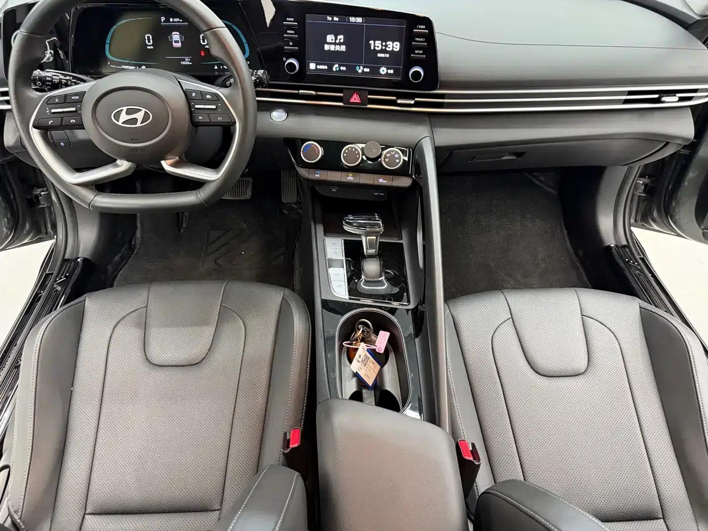 Hyundai Elantra 2023 1.5L CVT GLX Elite Edition — миниатюра 9
