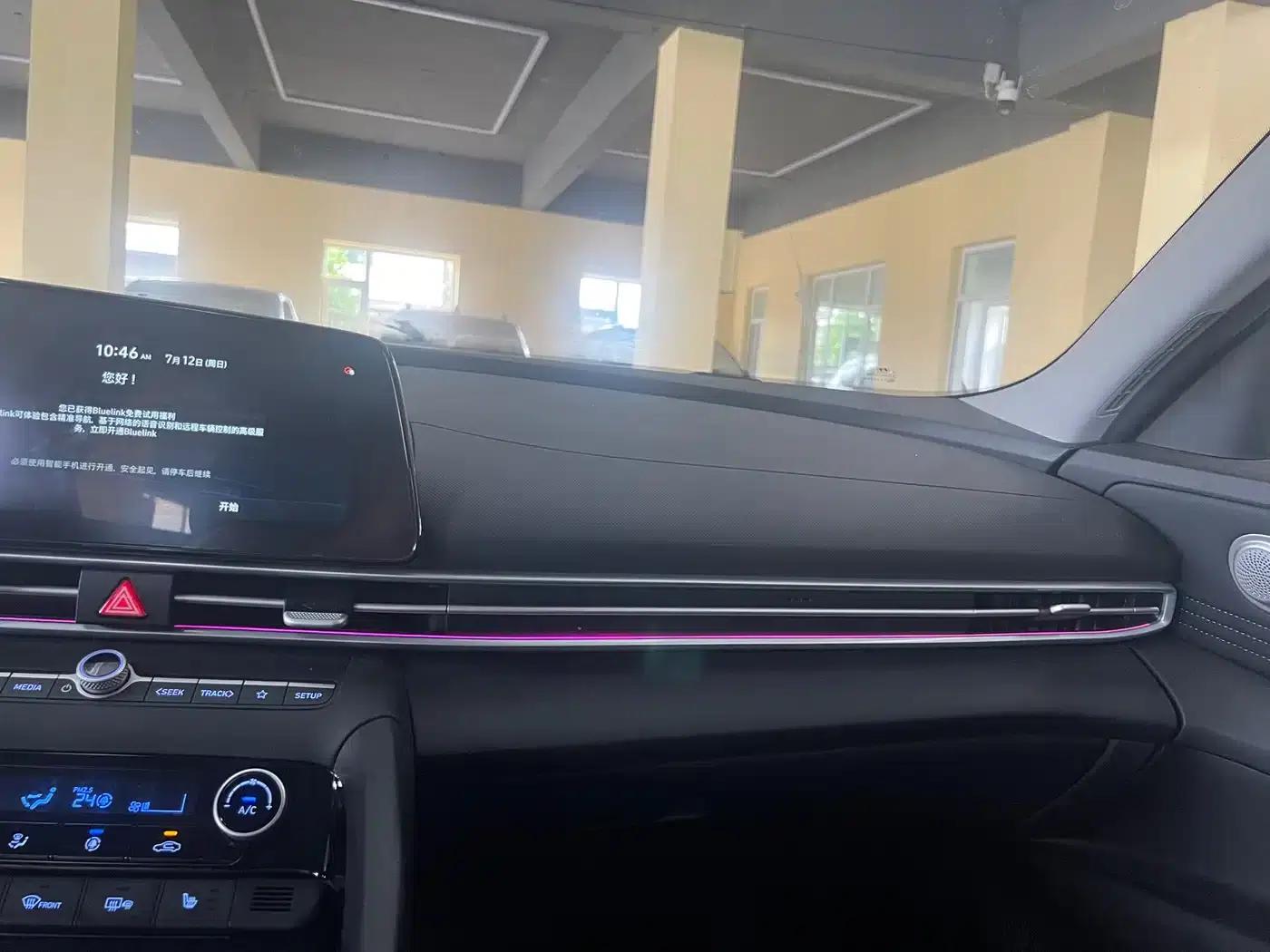 Hyundai Elantra 2023 1.5L CVT TOP Flagship Edition — миниатюра 18