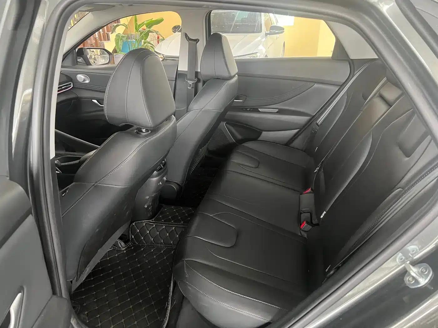 Hyundai Elantra 2023 1.5L CVT TOP Flagship Edition — миниатюра 8