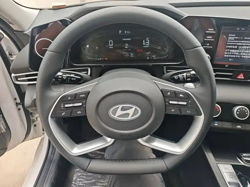 Hyundai Elantra 2023 1.5L CVT GLX Elite Edition — миниатюра 11