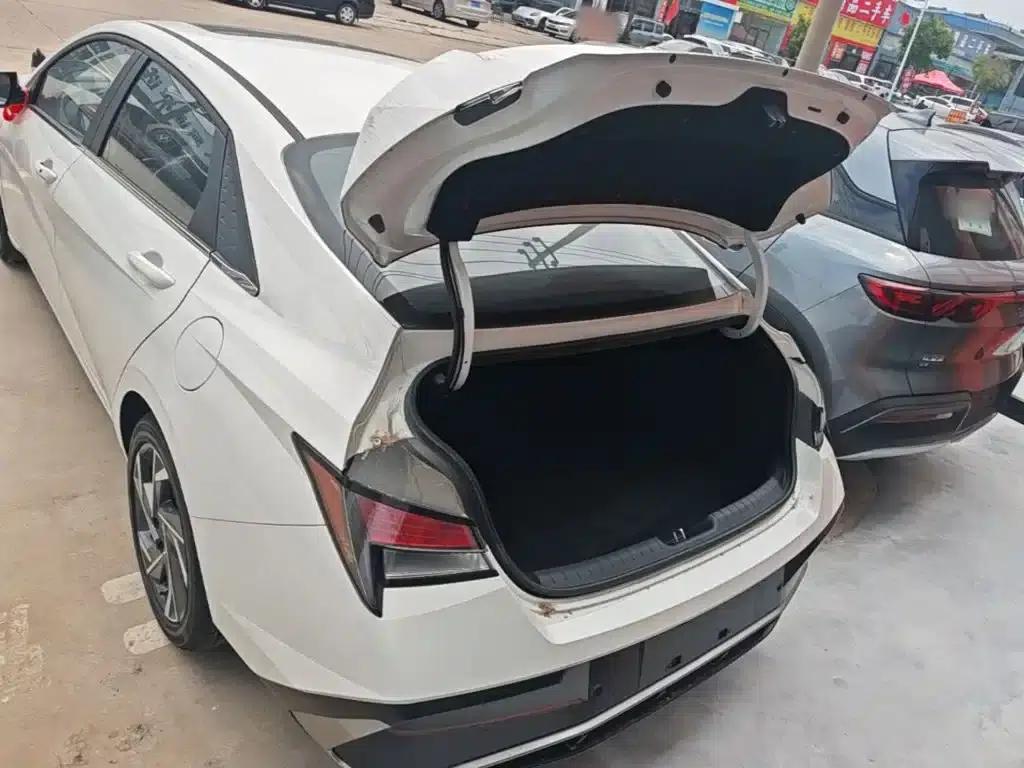 Hyundai Elantra 2023 1.5L CVT GLX Elite Edition — миниатюра 19