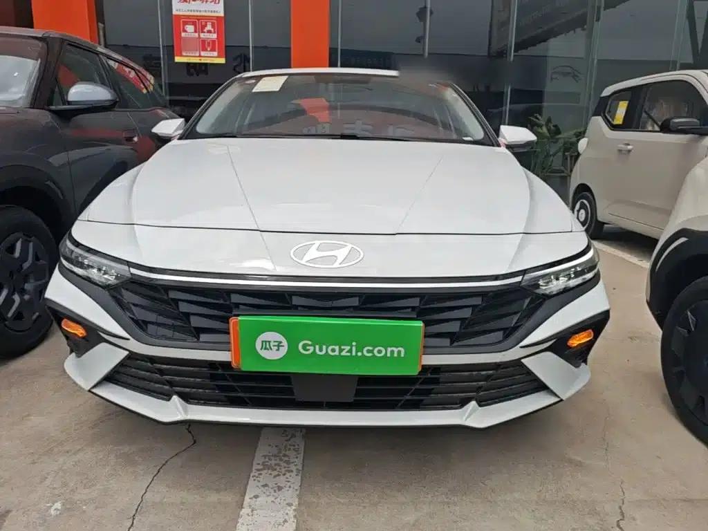 Hyundai Elantra 2023 1.5L CVT GLX Elite Edition — миниатюра 3