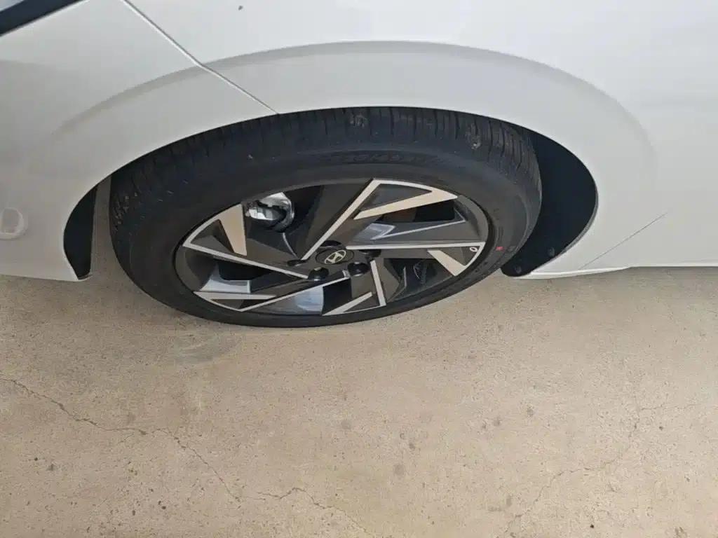 Hyundai Elantra 2023 1.5L CVT GLX Elite Edition — миниатюра 23