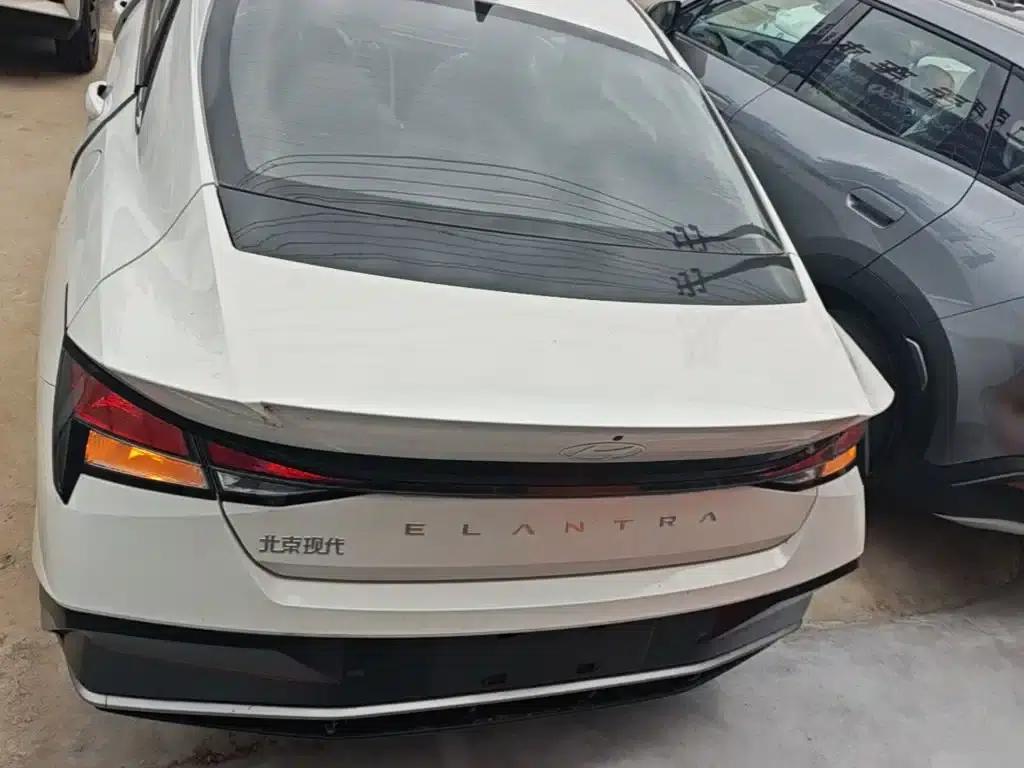 Hyundai Elantra 2023 1.5L CVT GLX Elite Edition — миниатюра 6