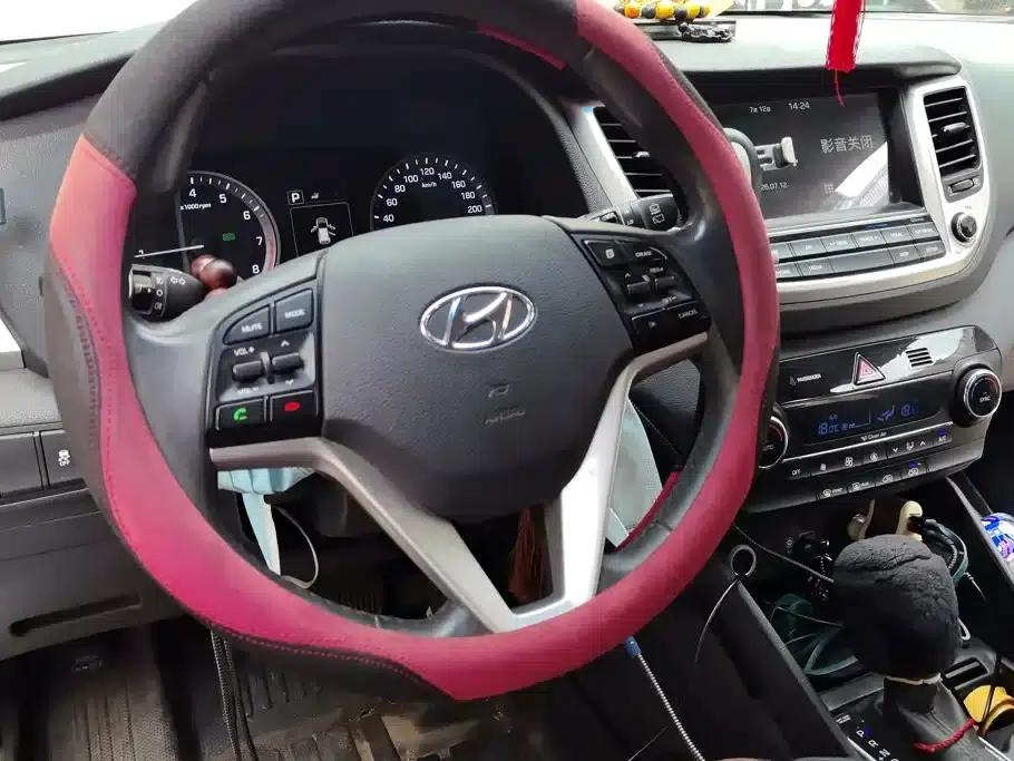 Tucson 2015 1.6T Dual-Clutch Two-Wheel Drive Intelligent Model — миниатюра 15