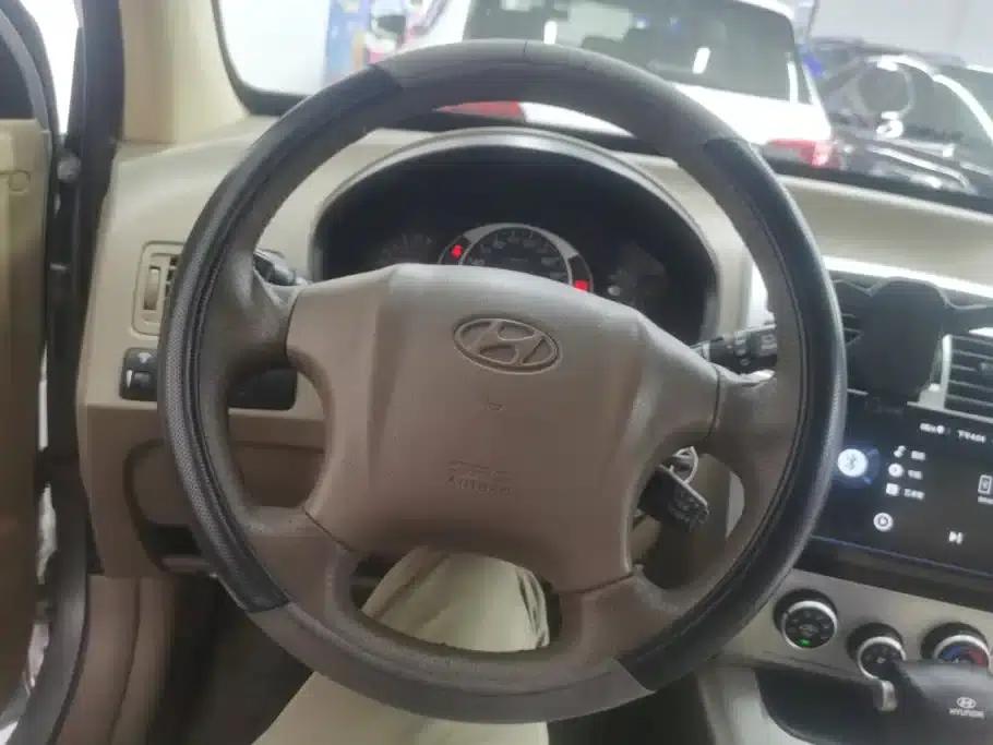 Tucson 2013 2.0L Automatic 2WD Comfort Model — миниатюра 15