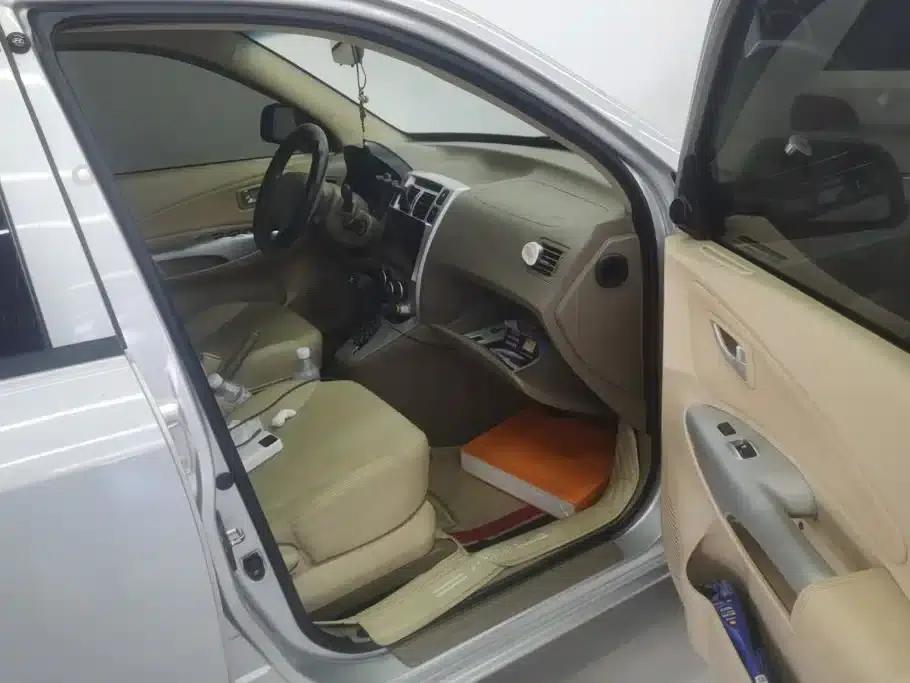 Tucson 2013 2.0L Automatic 2WD Comfort Model — миниатюра 8