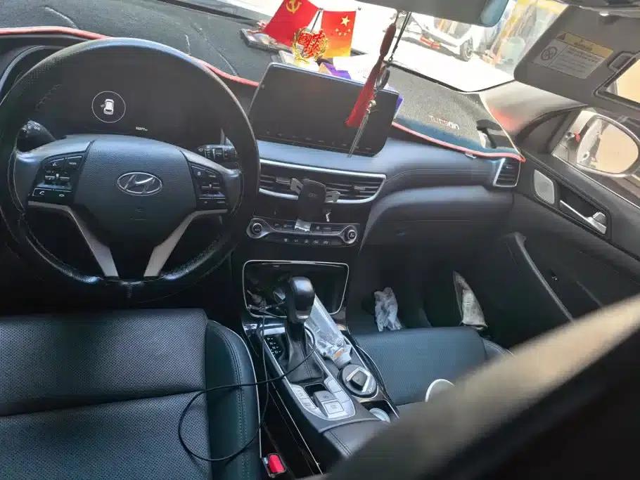 Tucson 2019 280TGDi Dual-Clutch Two-Wheel Drive Fashion Edition (National V Emission Standard) — миниатюра 12