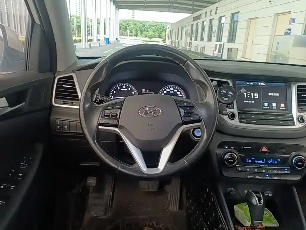 Tucson 2015 1.6T Dual-Clutch Two-Wheel Drive Intelligent Model — миниатюра 11
