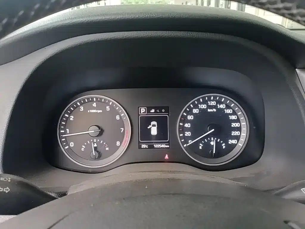 Tucson 2015 1.6T Dual-Clutch Two-Wheel Drive Intelligent Model — миниатюра 12