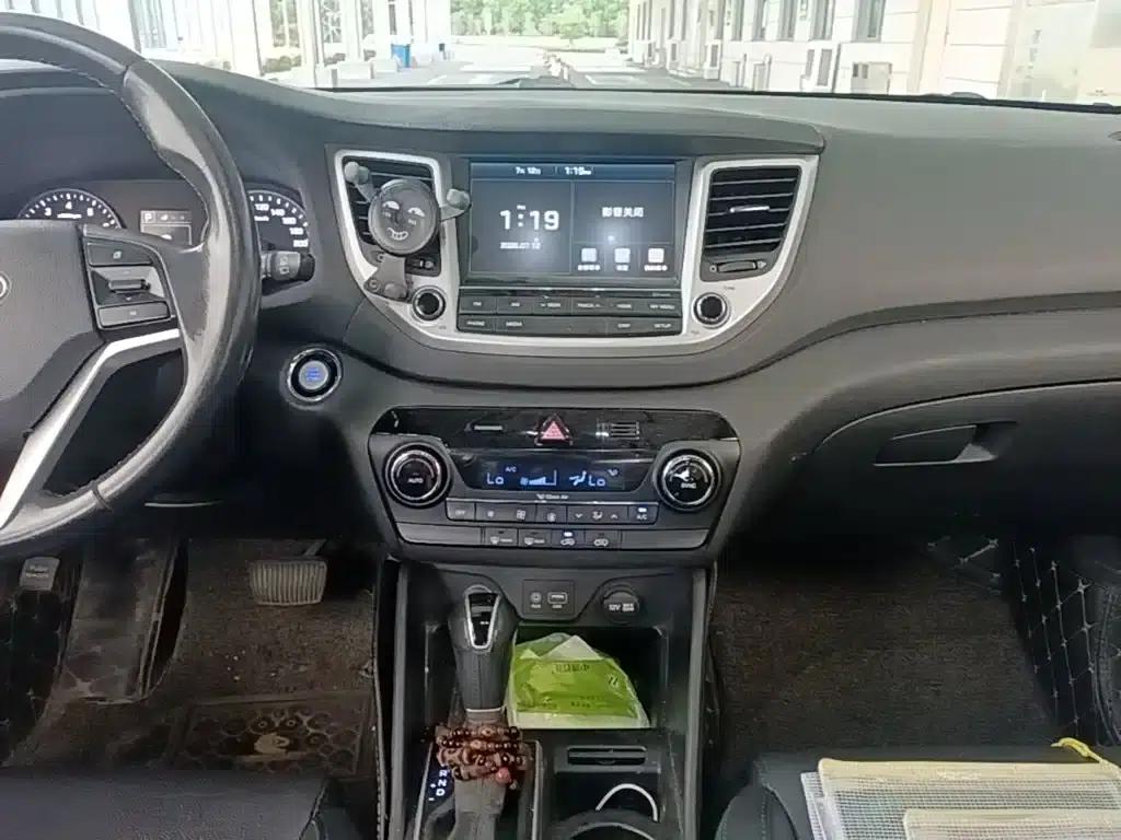 Tucson 2015 1.6T Dual-Clutch Two-Wheel Drive Intelligent Model — миниатюра 13