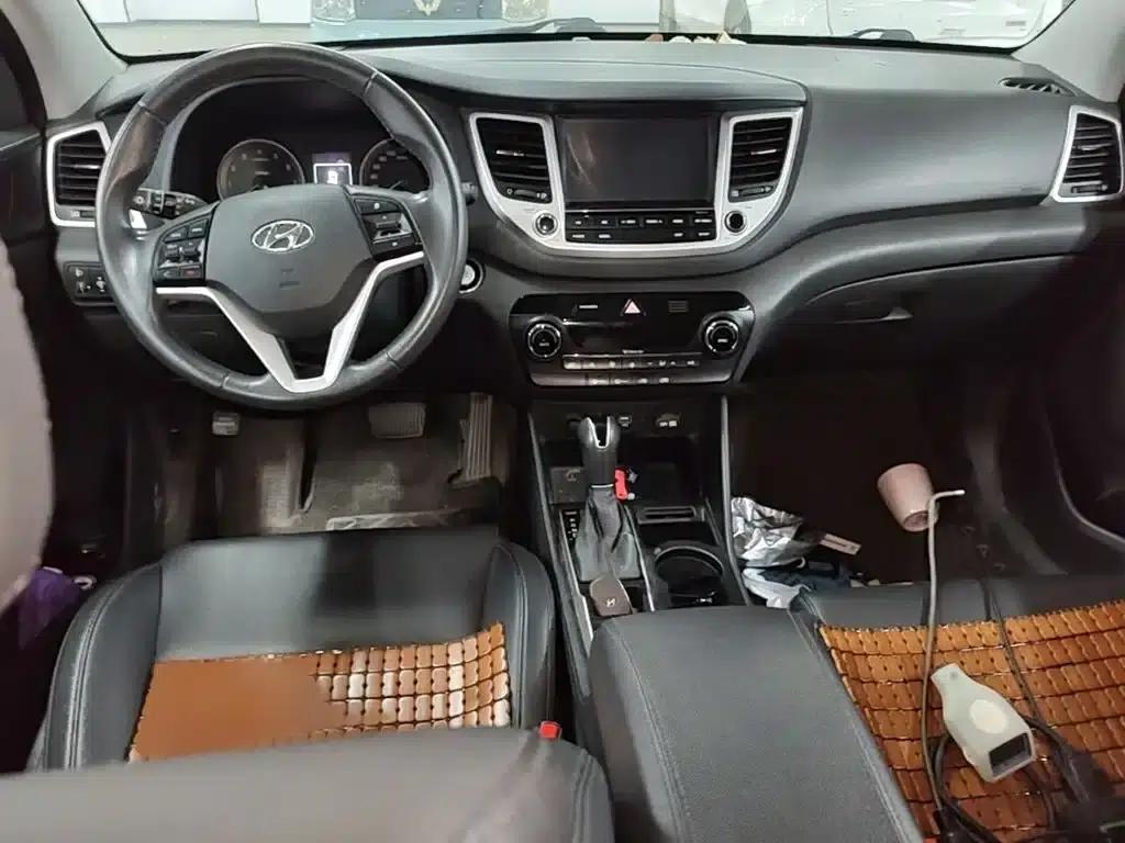 Tucson 2015 1.6T Dual-Clutch Two-Wheel Drive Intelligent Model — миниатюра 13