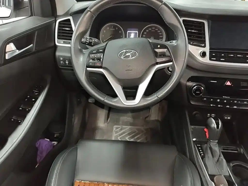 Tucson 2015 1.6T Dual-Clutch Two-Wheel Drive Intelligent Model — миниатюра 3