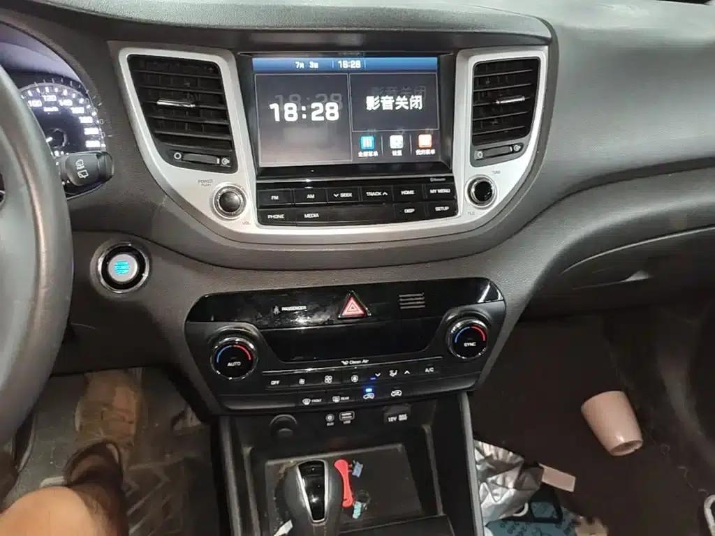 Tucson 2015 1.6T Dual-Clutch Two-Wheel Drive Intelligent Model — миниатюра 6
