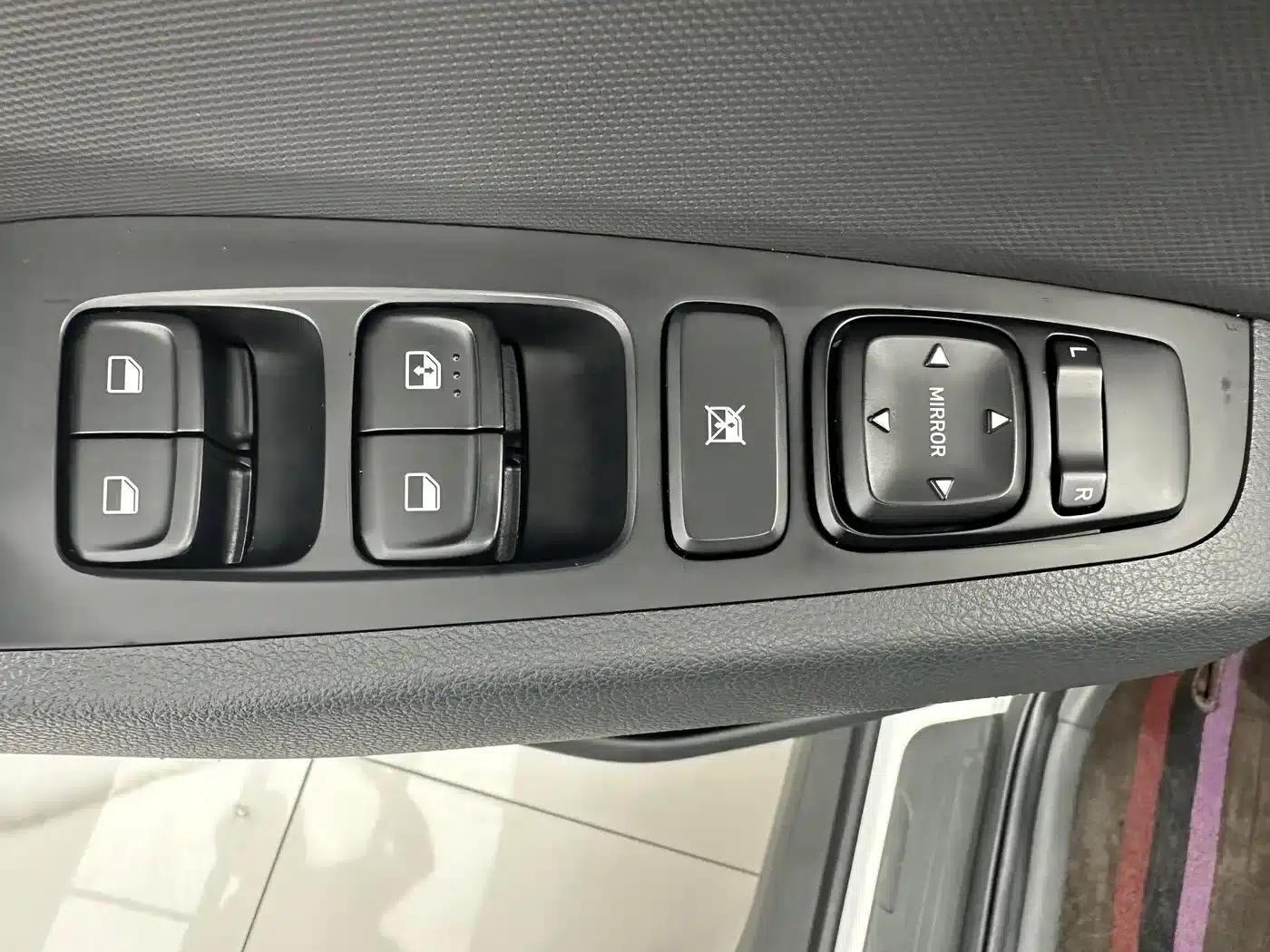 Beijing Hyundai ix35 2021 240TGDi DCT 2WD GLS Leading Edition — миниатюра 12