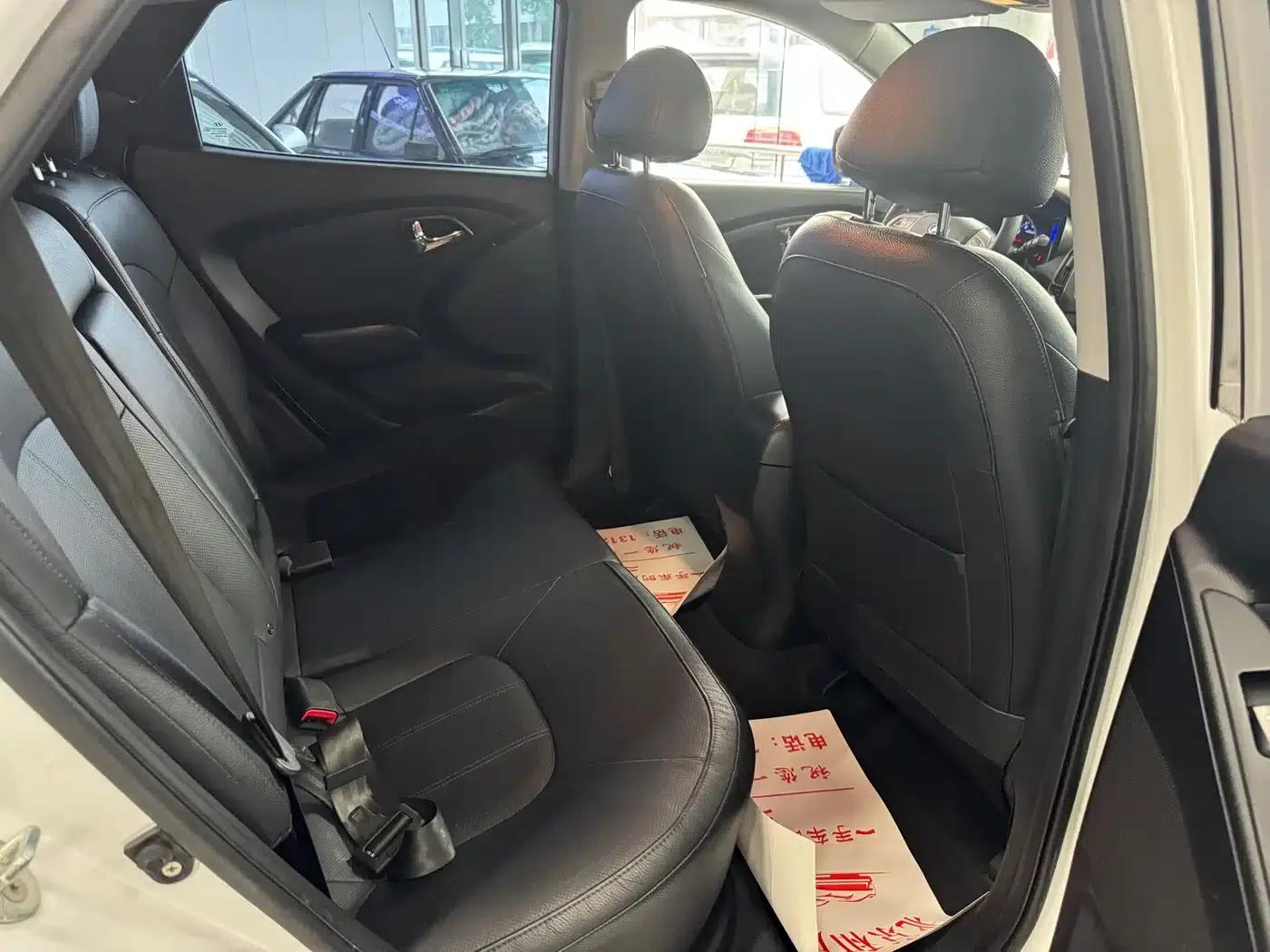 Beijing Hyundai ix35 2013 2.0L Automatic 2WD Smart GLS (National V Emission Standard) — миниатюра 14