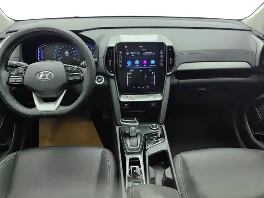 Beijing Hyundai ix35 2021 2.0L Automatic 2WD GLS Leading Edition — миниатюра 12