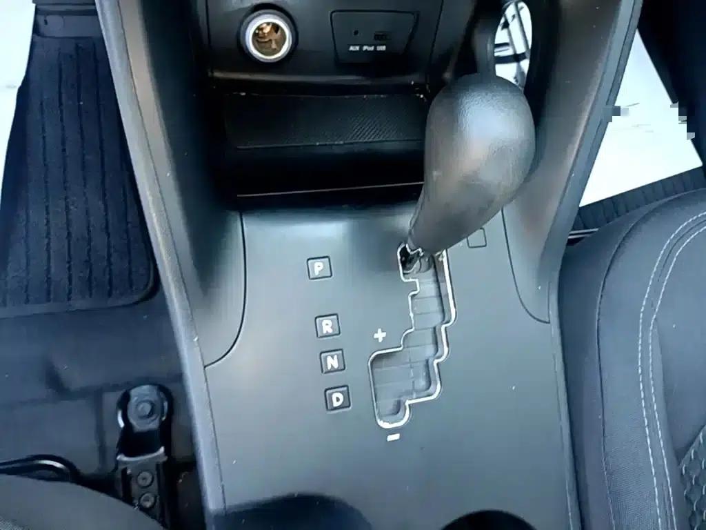 Beijing Hyundai ix35 2015 2.0L Automatic 2WD Comfort Model (National IV Emission Standard) — миниатюра 14