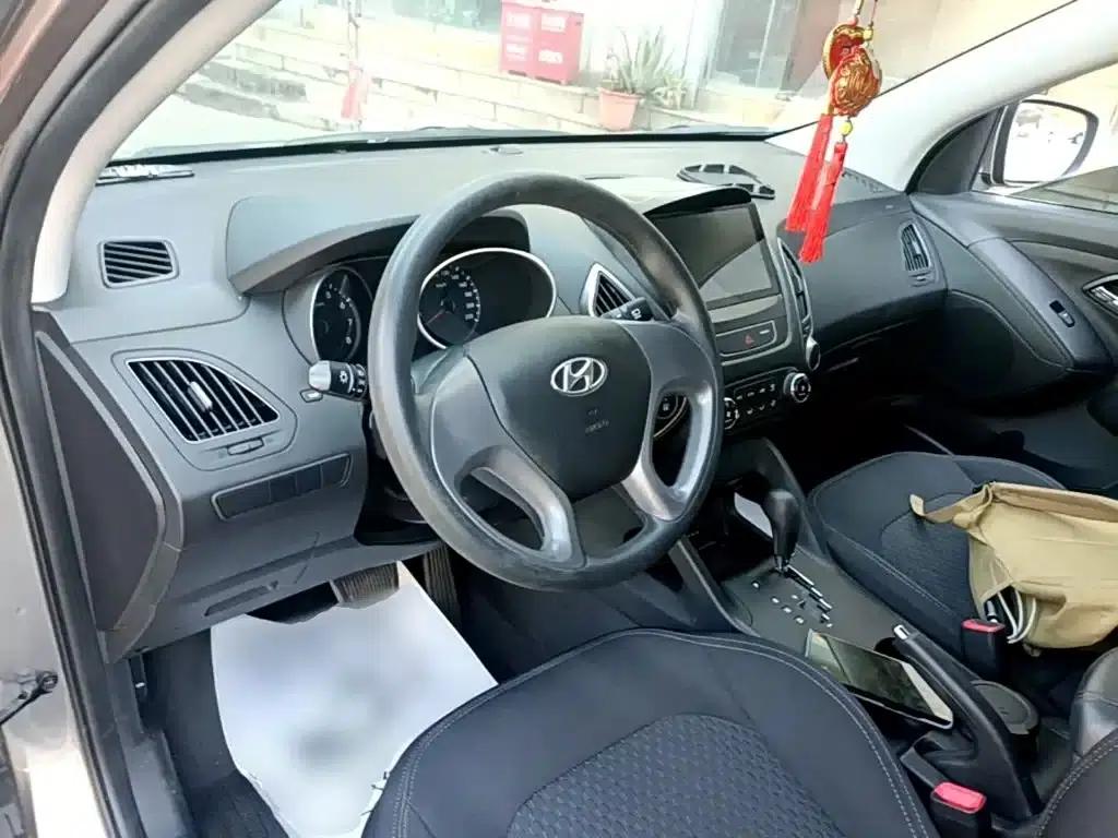 Beijing Hyundai ix35 2015 2.0L Automatic 2WD Comfort Model (National IV Emission Standard) — миниатюра 10