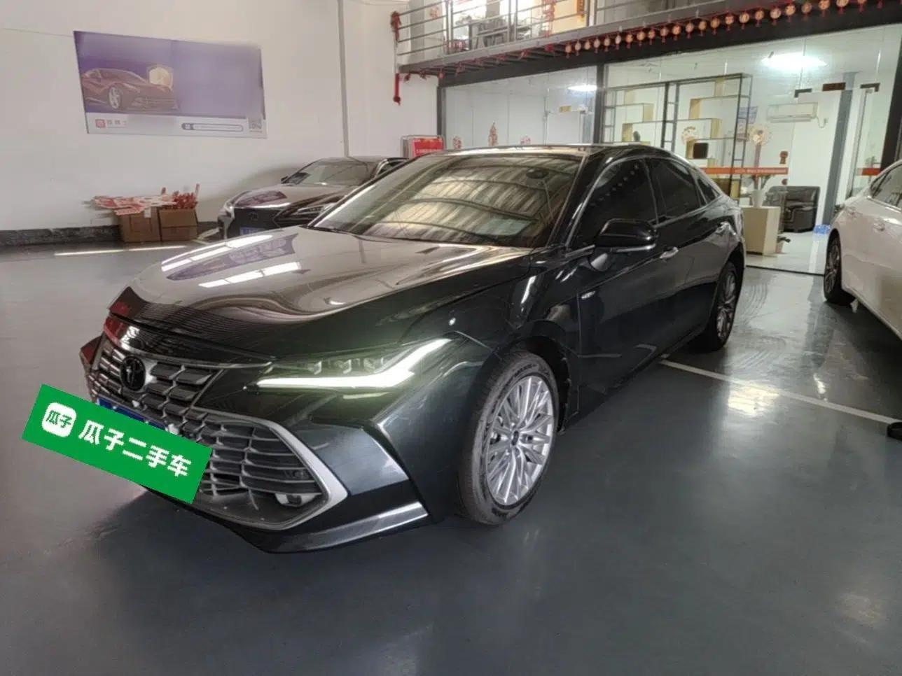 Toyota Avalon 2024 Dual-Motor 2.0L Premium Edition — миниатюра 1