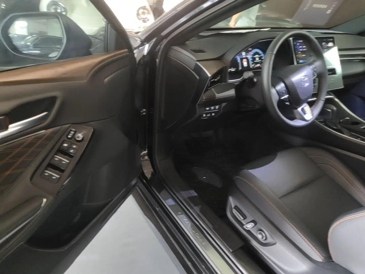 Toyota Avalon 2024 Dual-Motor 2.0L Premium Edition — миниатюра 18