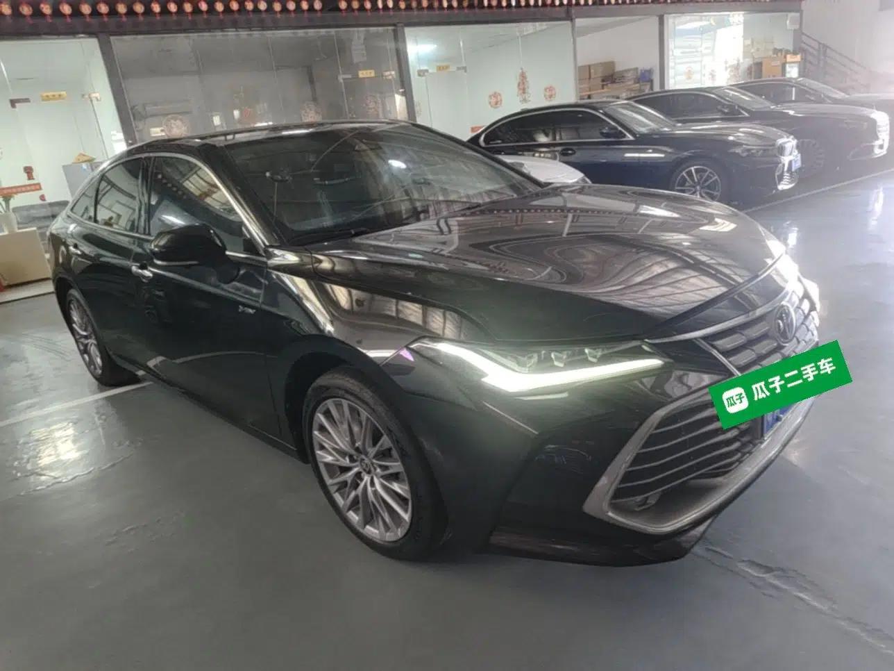 Toyota Avalon 2024 Dual-Motor 2.0L Premium Edition — миниатюра 3