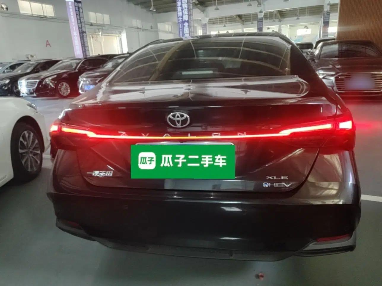 Toyota Avalon 2024 Dual-Motor 2.0L Premium Edition — миниатюра 5