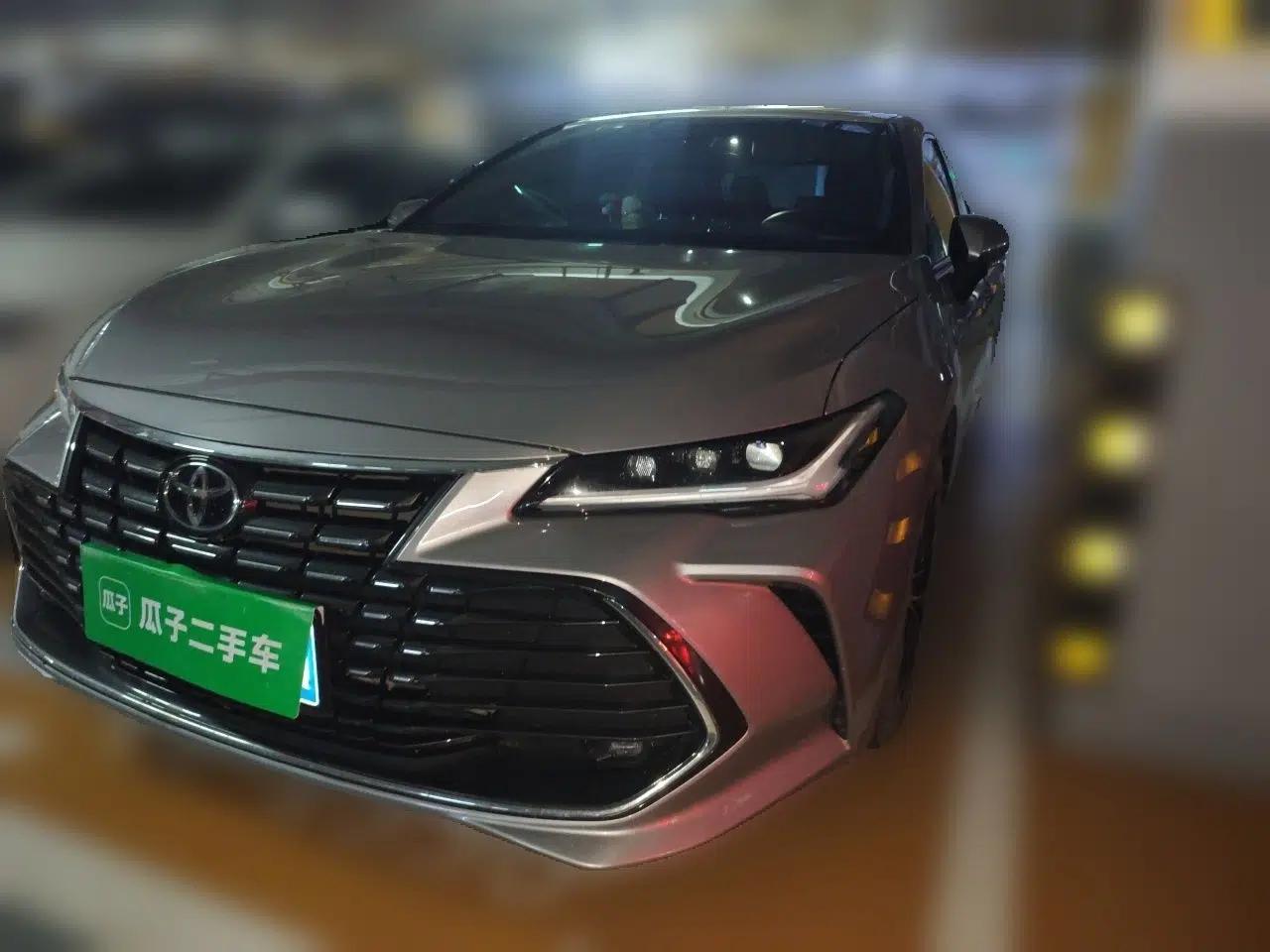 Toyota Avalon 2023 2.0L Premium Edition — миниатюра 1