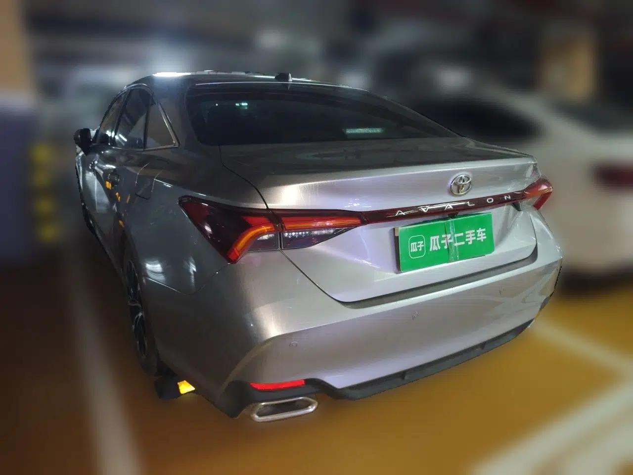 Toyota Avalon 2023 2.0L Premium Edition — миниатюра 4