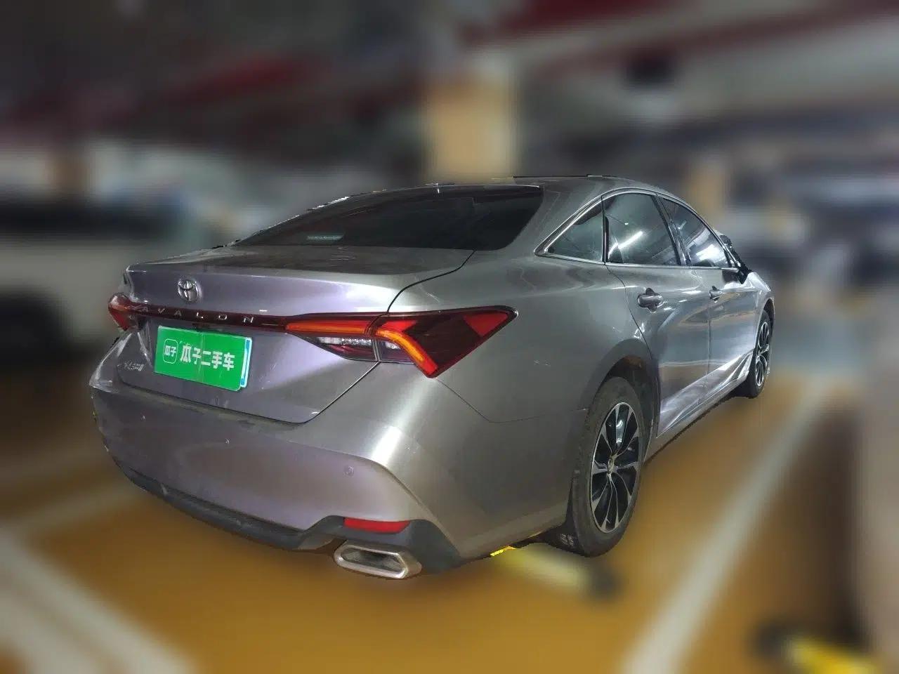 Toyota Avalon 2023 2.0L Premium Edition — миниатюра 6