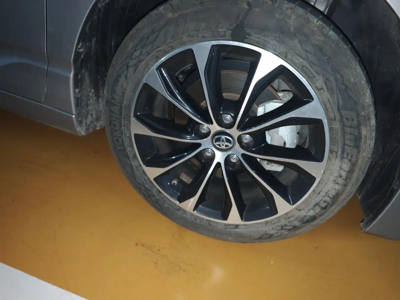 Toyota Avalon 2023 2.0L Premium Edition — миниатюра 8