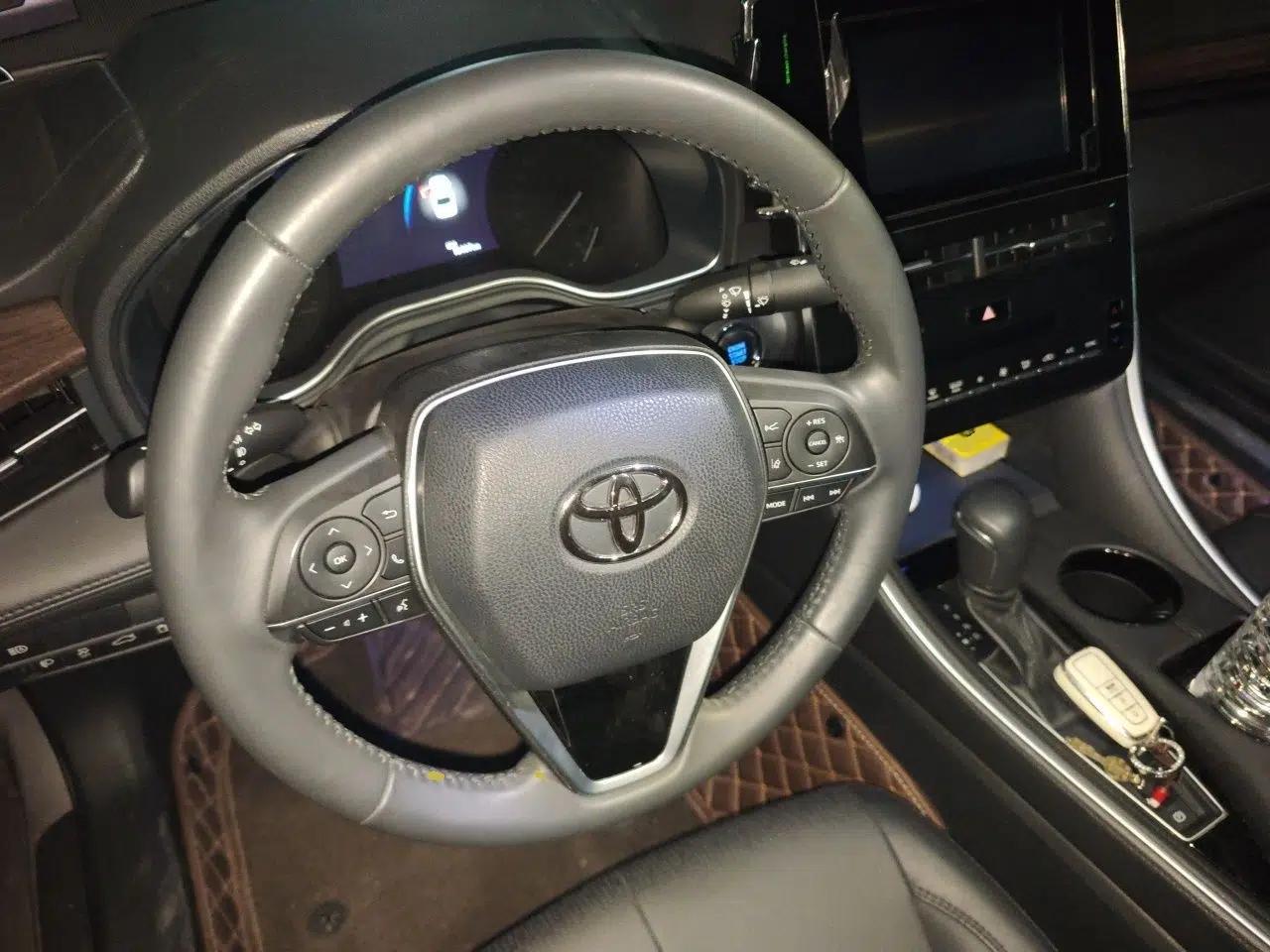 Toyota Avalon 2023 2.0L Premium Edition — миниатюра 10