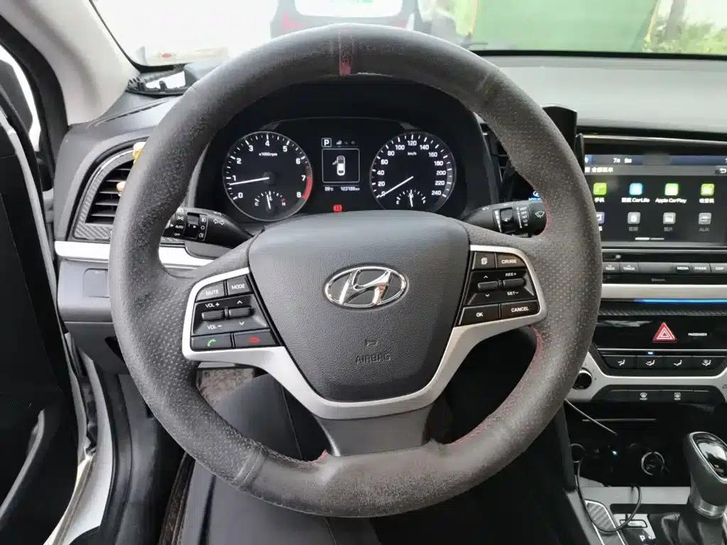 Hyundai Elantra 2016 1.6L Automatic Smart Elite Edition — миниатюра 11
