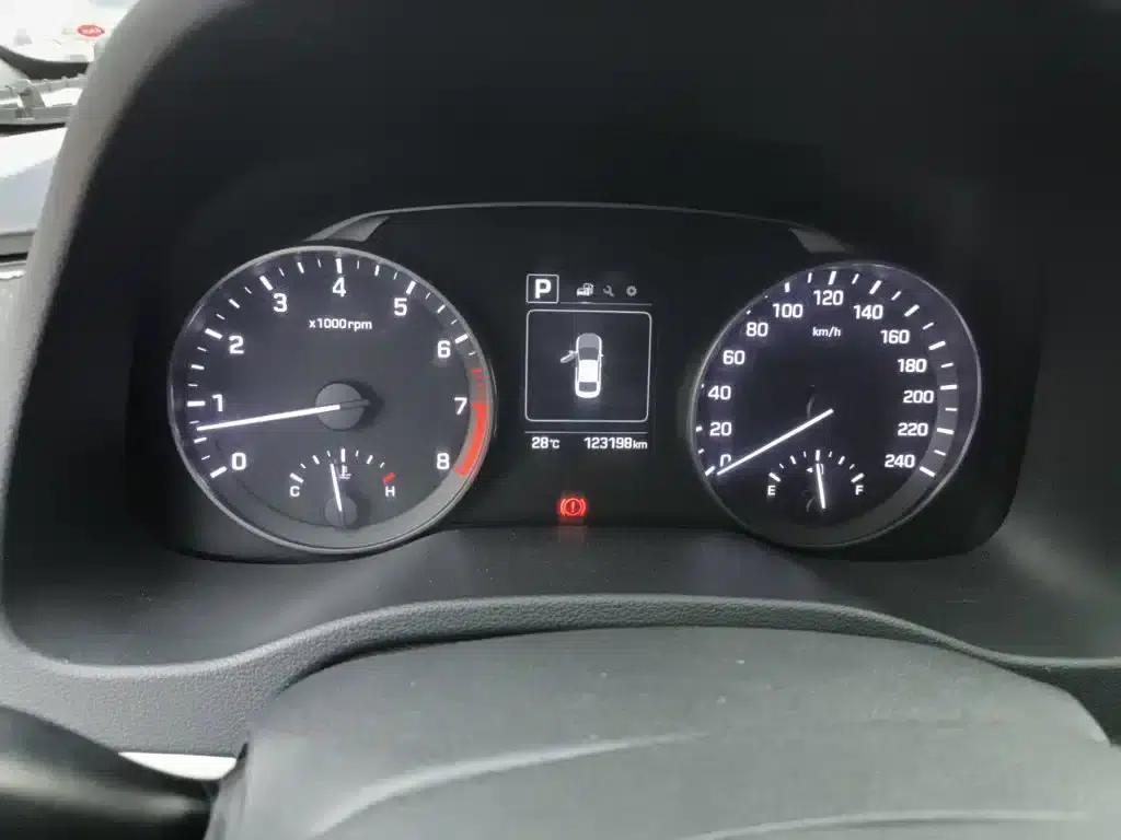 Hyundai Elantra 2016 1.6L Automatic Smart Elite Edition — миниатюра 12