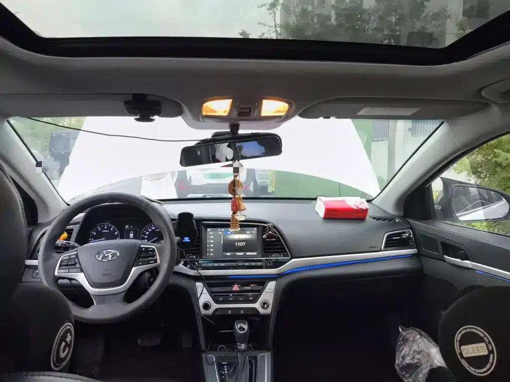 Hyundai Elantra 2016 1.6L Automatic Smart Elite Edition — миниатюра 19