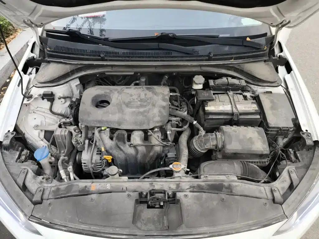 Hyundai Elantra 2016 1.6L Automatic Smart Elite Edition — миниатюра 21