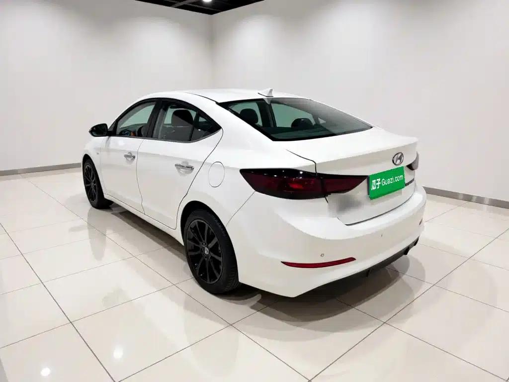 Hyundai Elantra 2016 1.6L Automatic Smart Elite Edition — миниатюра 4